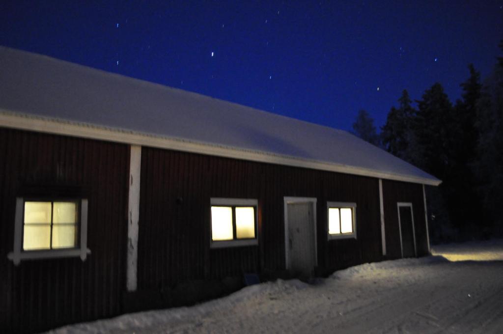 Tuhannen Tarinan Talo Kannuskoski Exterior foto