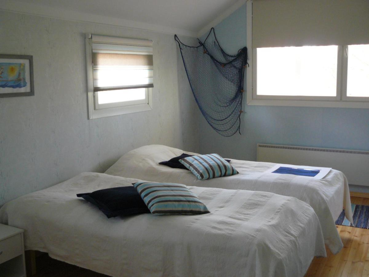 Tuhannen Tarinan Talo Kannuskoski Habitación foto